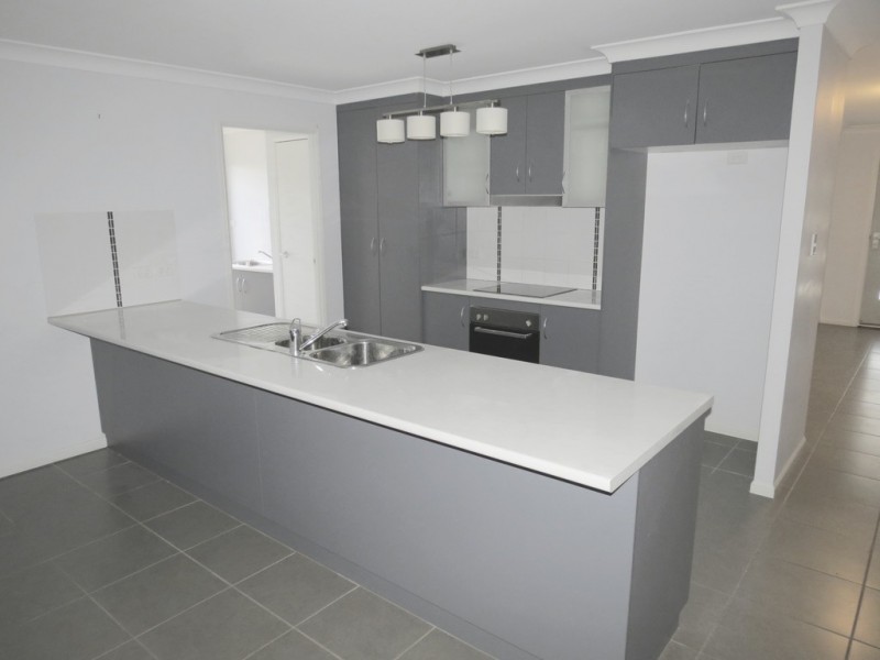 9 Lauren Drive, Emerald QLD 4720
