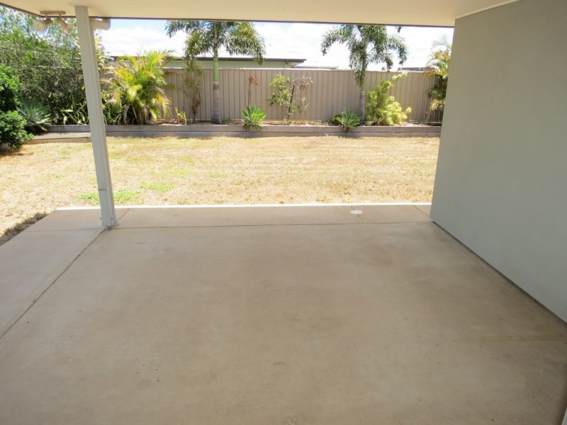 9 Lauren Drive, Emerald QLD 4720