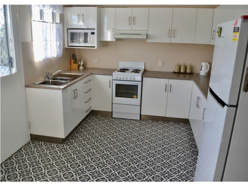 28 Alamein Drive, Emerald QLD 4720