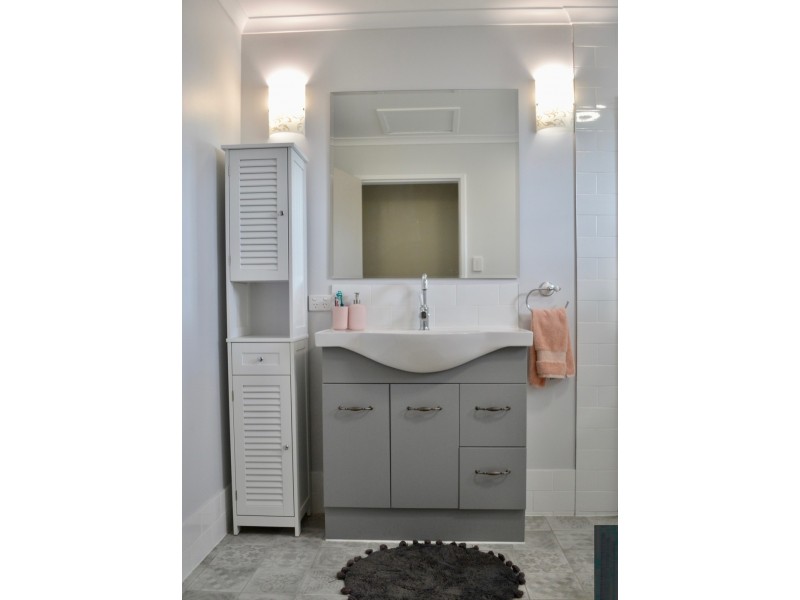 28 Alamein Drive, Emerald QLD 4720