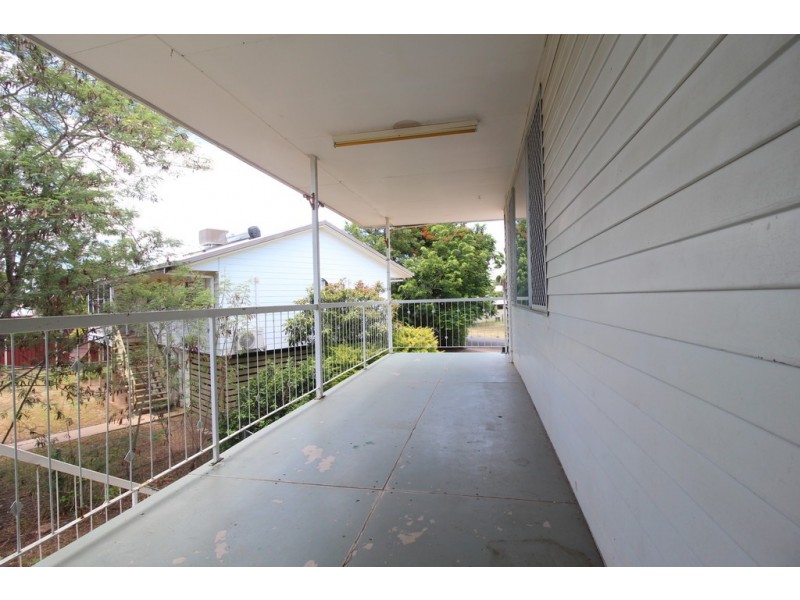 28 Alamein Drive, Emerald QLD 4720