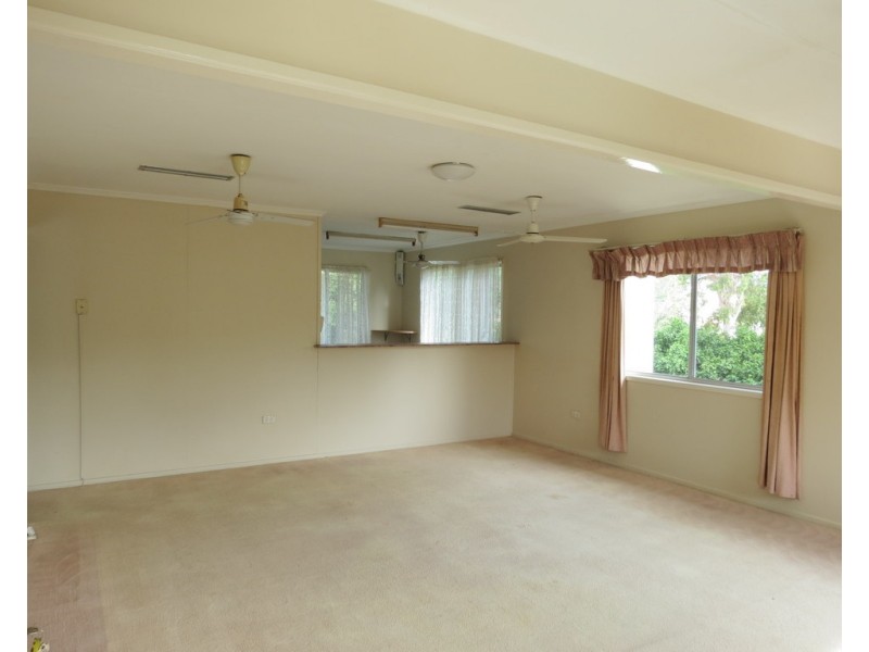 15 Old Airport Drive, Emerald QLD 4720