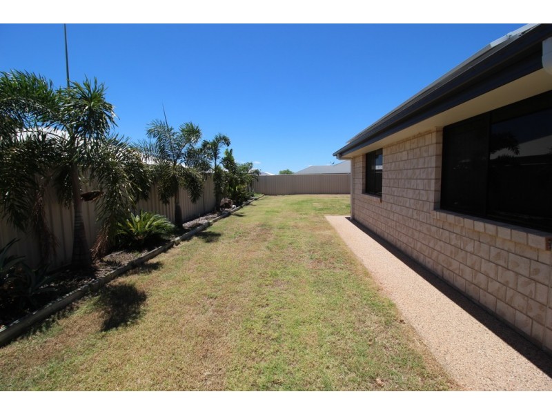 74 Canterbury Road, Emerald QLD 4720