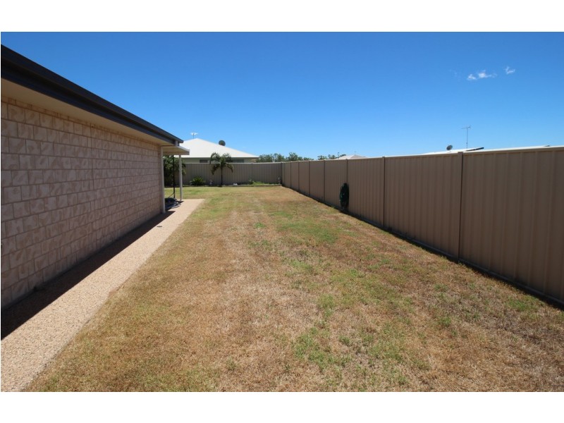 74 Canterbury Road, Emerald QLD 4720