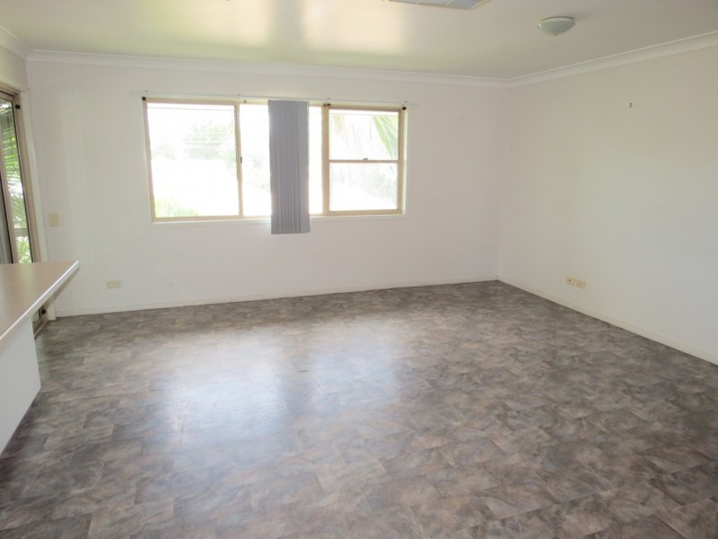 3 Chalmers Crescent, Emerald QLD 4720