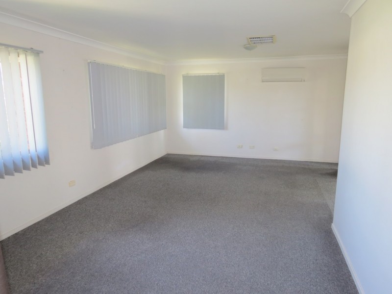 3 Chalmers Crescent, Emerald QLD 4720