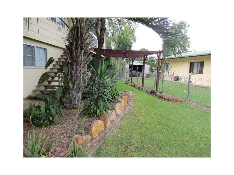 16 Roseanne Road, Emerald QLD 4720