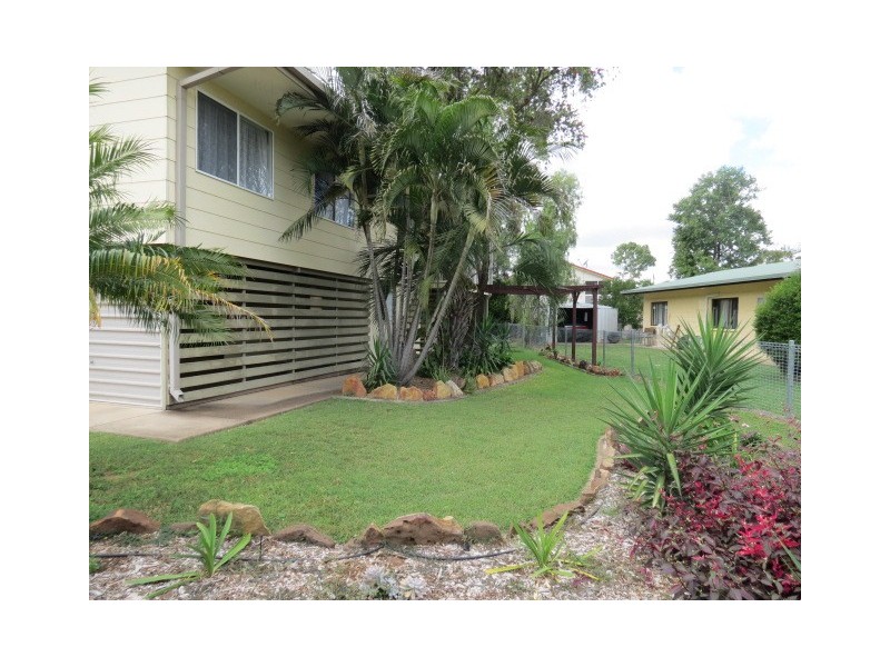16 Roseanne Road, Emerald QLD 4720