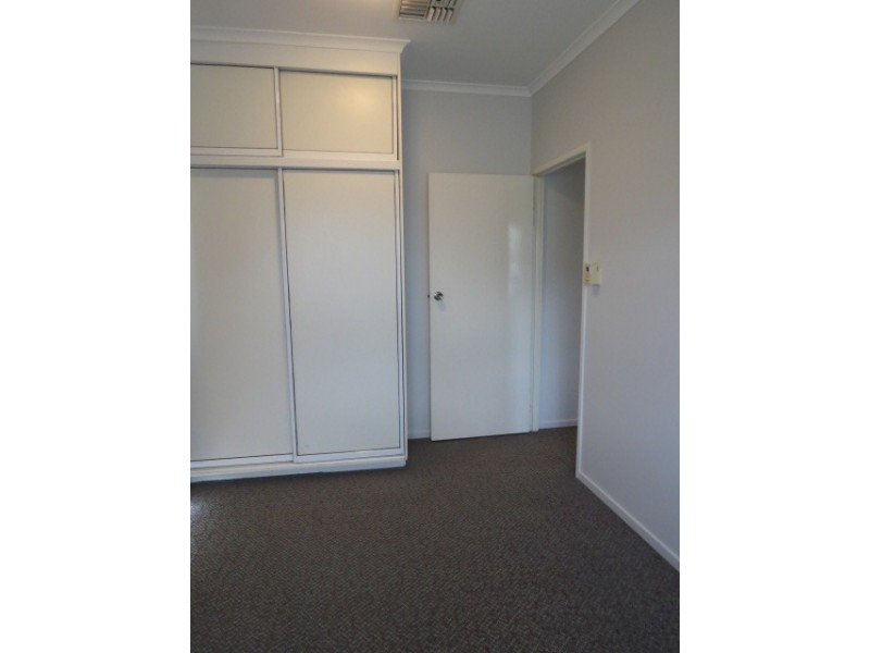 16 Roseanne Road, Emerald QLD 4720