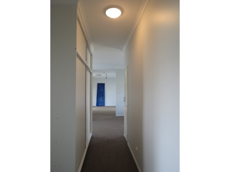 16 Roseanne Road, Emerald QLD 4720