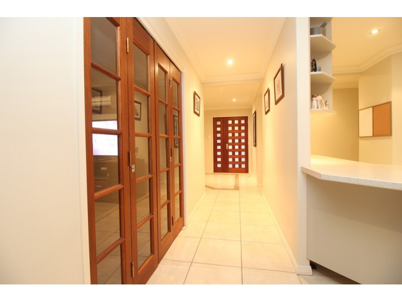 14 Carrington Place, Emerald QLD 4720