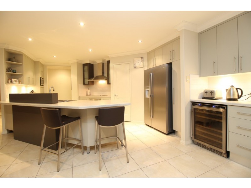 14 Carrington Place, Emerald QLD 4720