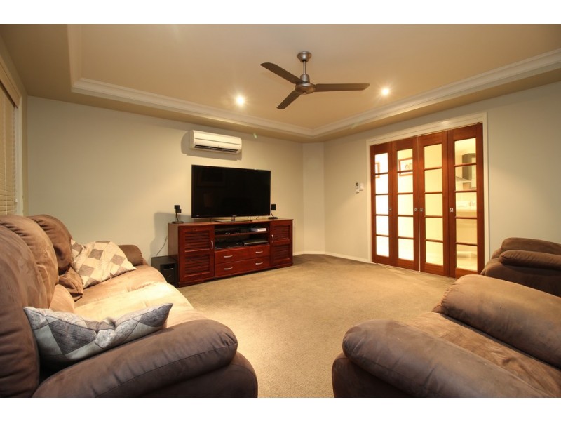 14 Carrington Place, Emerald QLD 4720