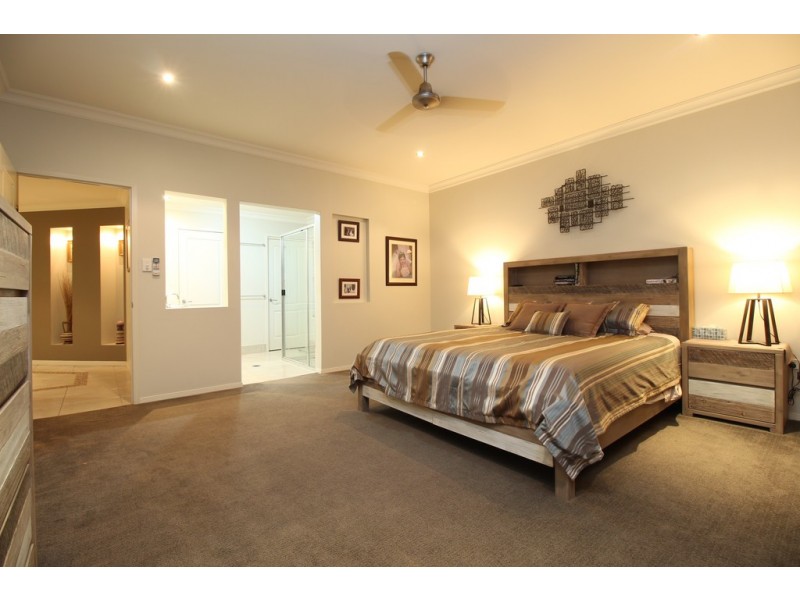 14 Carrington Place, Emerald QLD 4720