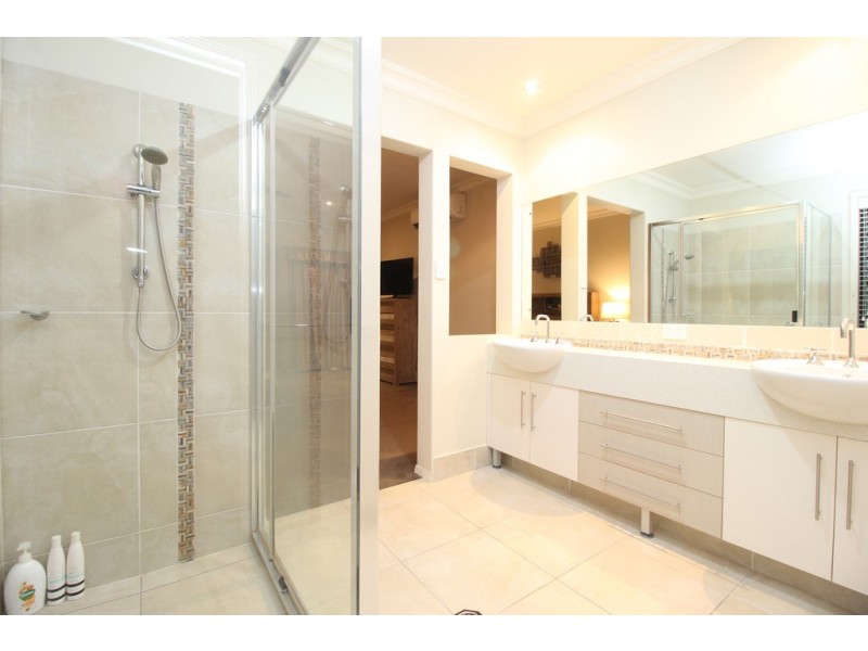 14 Carrington Place, Emerald QLD 4720