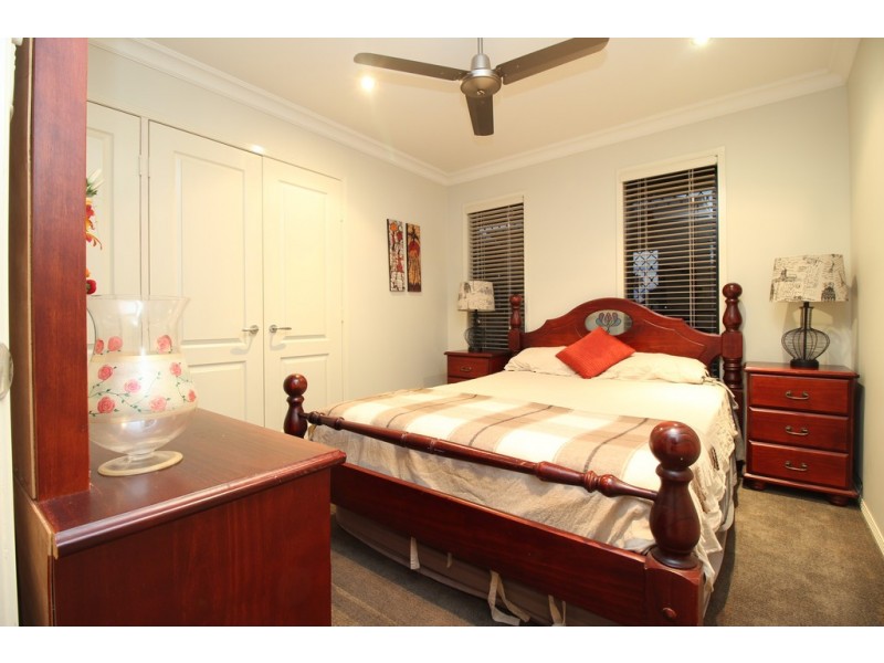 14 Carrington Place, Emerald QLD 4720