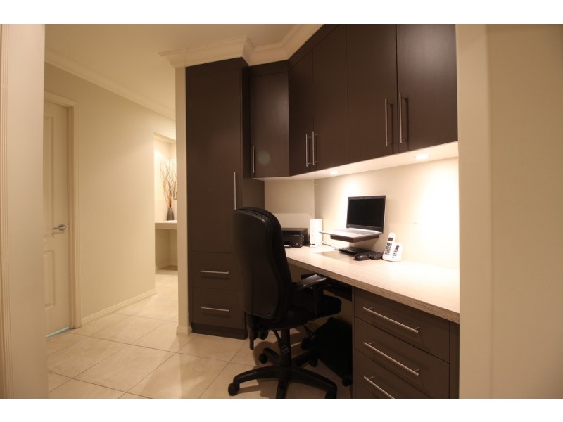 14 Carrington Place, Emerald QLD 4720