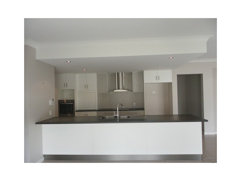 35 Newman Drive, Emerald QLD 4720