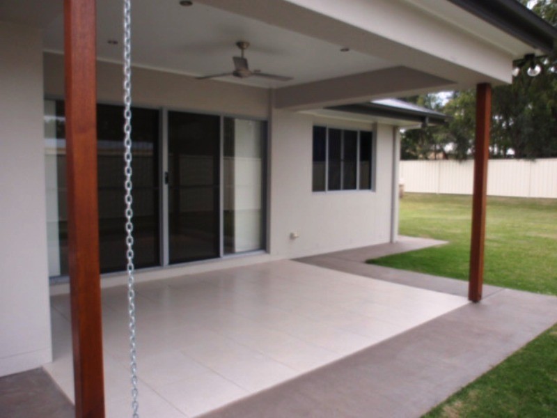 35 Newman Drive, Emerald QLD 4720