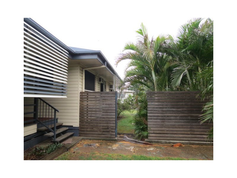 8 Arnold Street, Blackwater QLD 4717