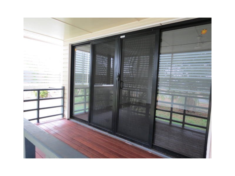 8 Arnold Street, Blackwater QLD 4717