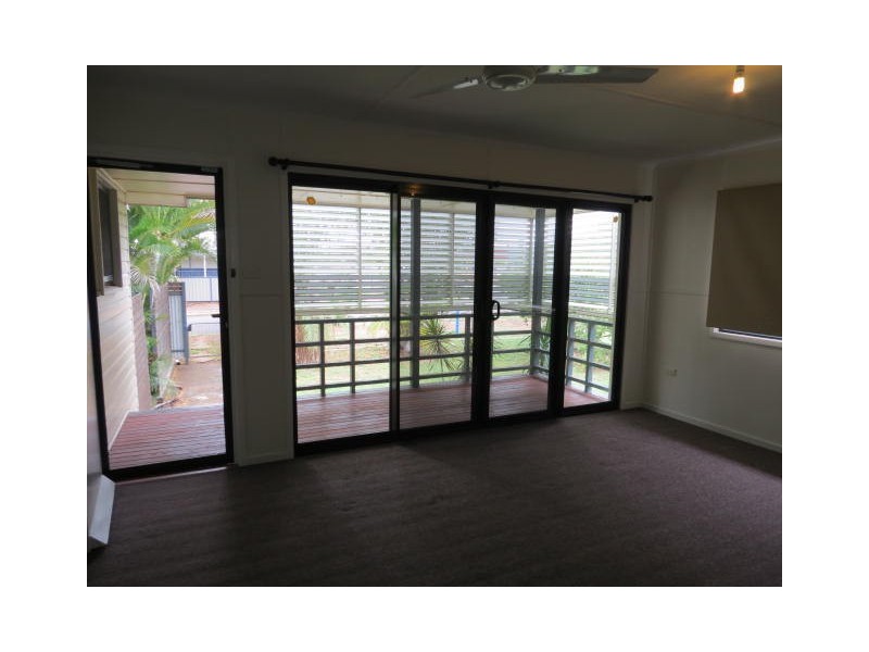 8 Arnold Street, Blackwater QLD 4717