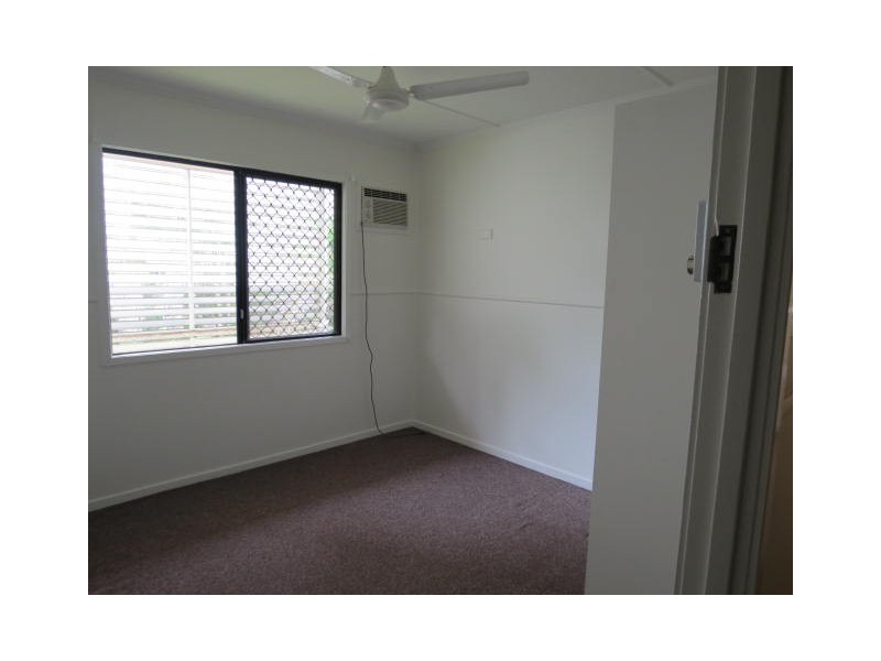 8 Arnold Street, Blackwater QLD 4717