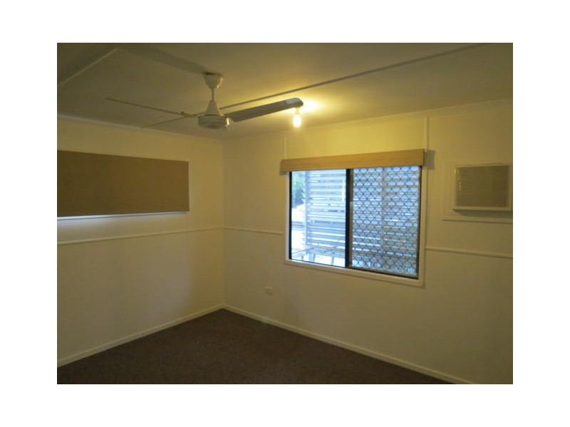 8 Arnold Street, Blackwater QLD 4717