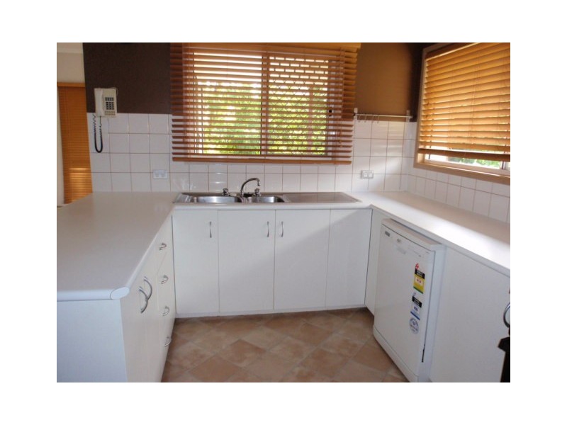 27 Colleen Avenue, Emerald QLD 4720