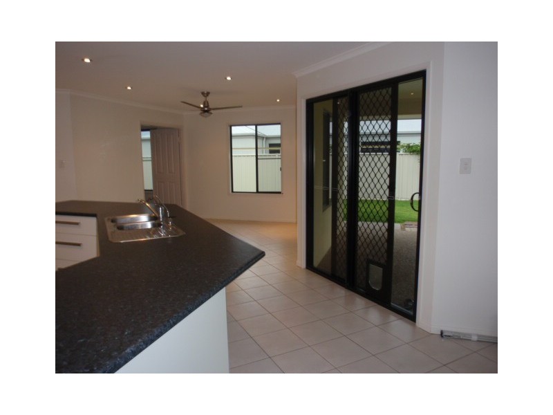 15 Carrington Place, Emerald QLD 4720