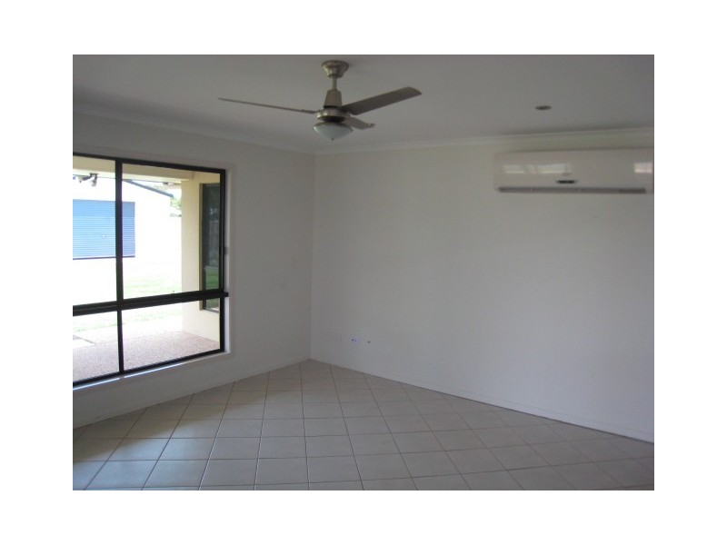 15 Carrington Place, Emerald QLD 4720