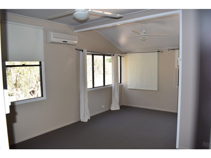 12 Brooks Street, Emerald QLD 4720