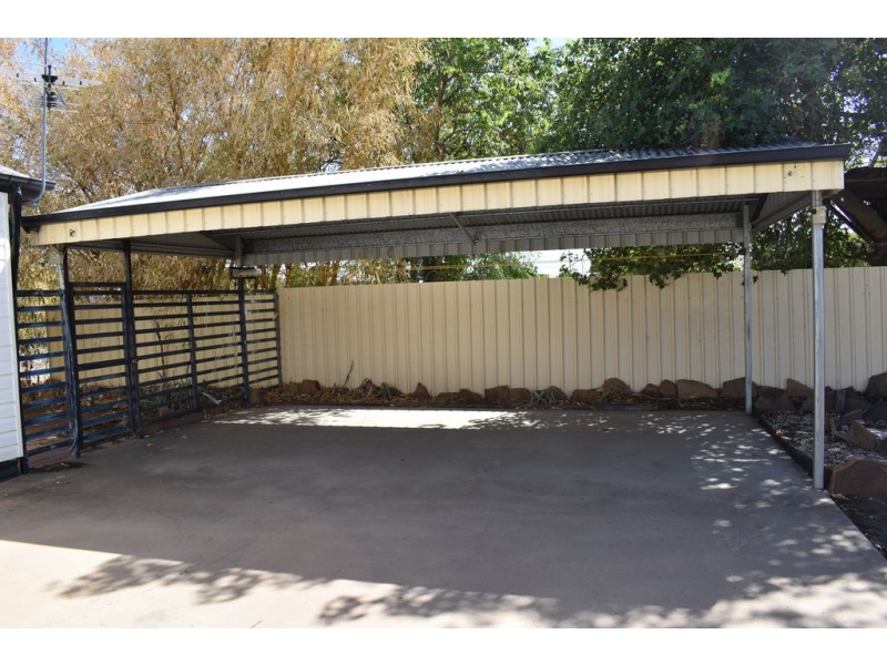 12 Brooks Street, Emerald QLD 4720