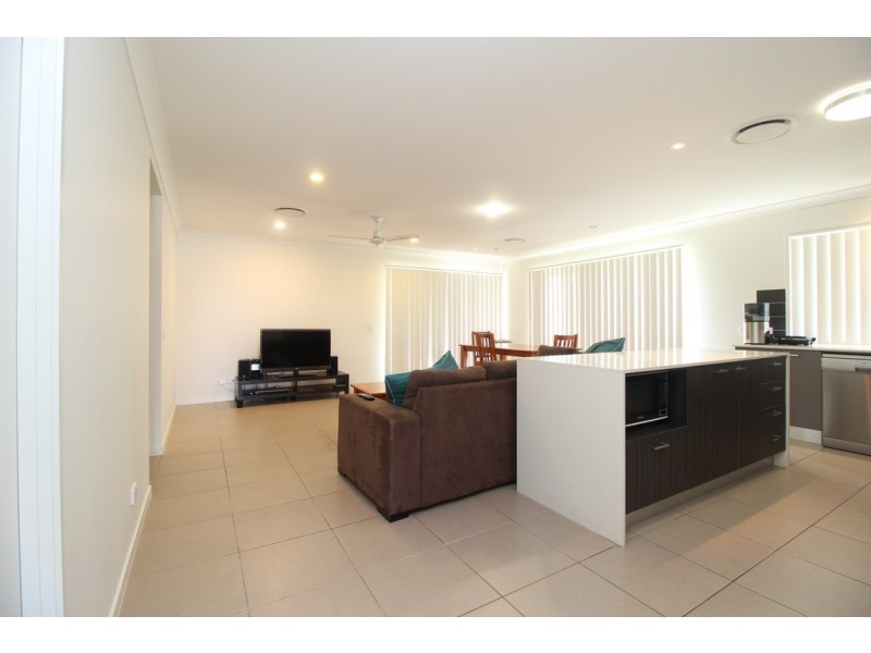 7 Canterbury Road, Emerald QLD 4720