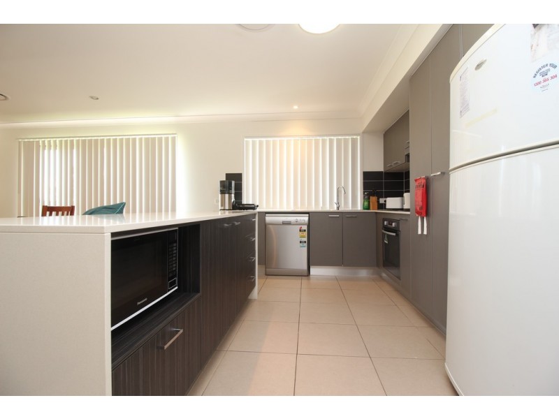 7 Canterbury Road, Emerald QLD 4720