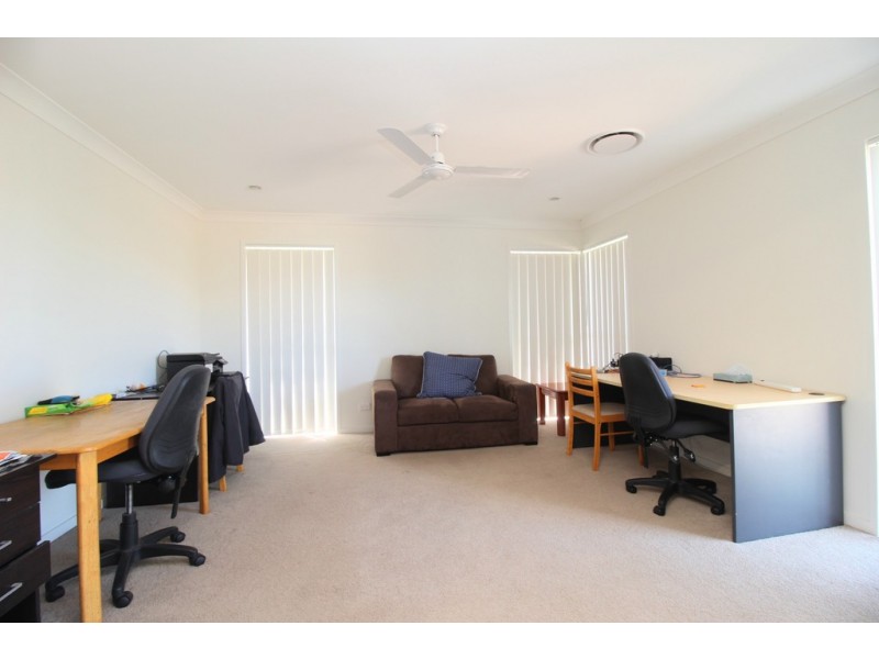 7 Canterbury Road, Emerald QLD 4720