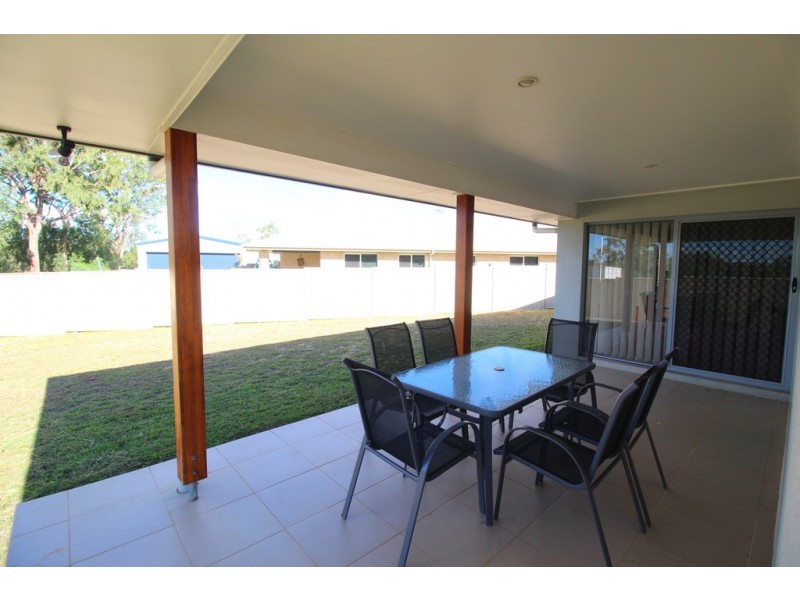 7 Canterbury Road, Emerald QLD 4720