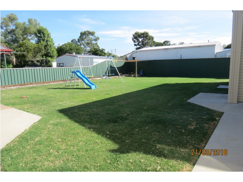 13 Mellish Crescent, Emerald QLD 4720