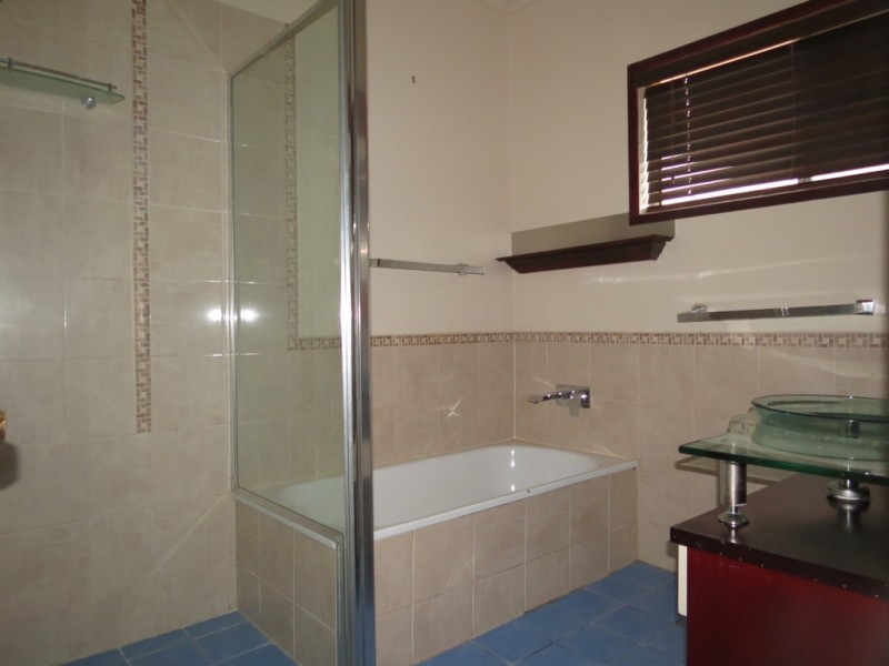 26 Dawn Crescent, Emerald QLD 4720