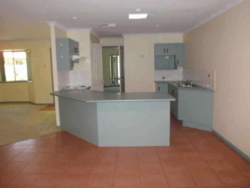 2/12 Kookaburra Court, Emerald QLD 4720