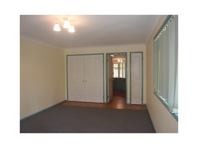 2/12 Kookaburra Court, Emerald QLD 4720