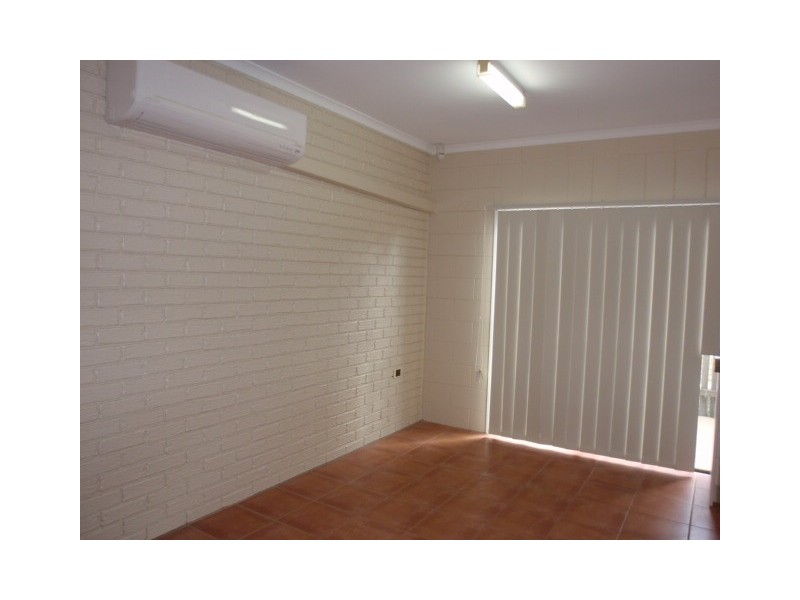 2/1 Willans Street, Emerald QLD 4720