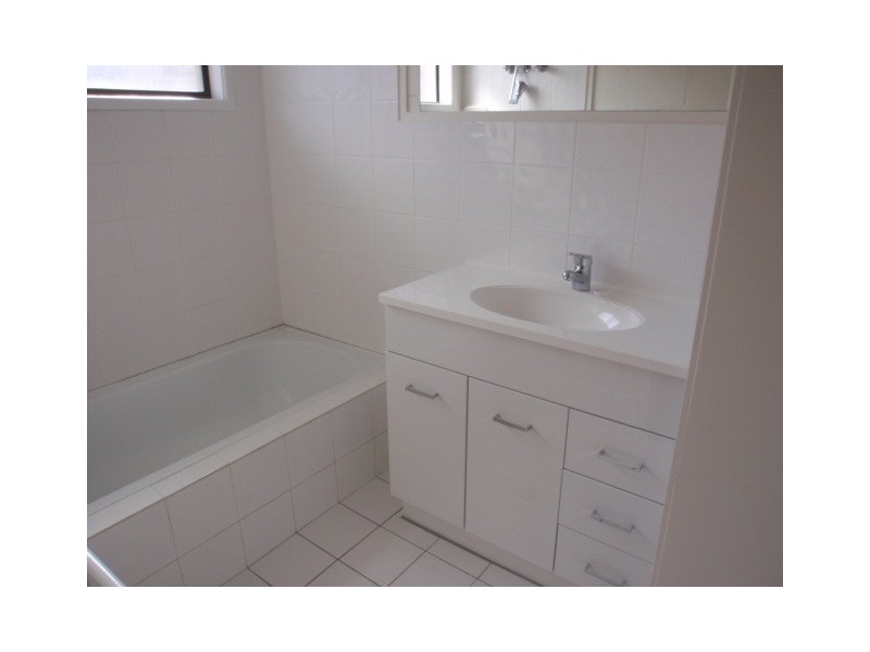 2/1 Willans Street, Emerald QLD 4720