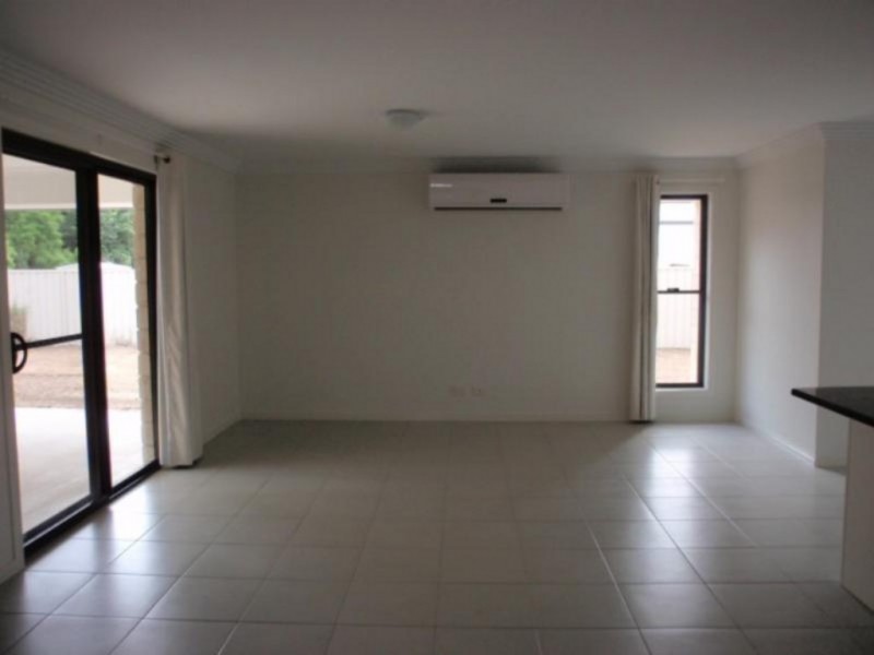 4 Paperbark Place, Emerald QLD 4720