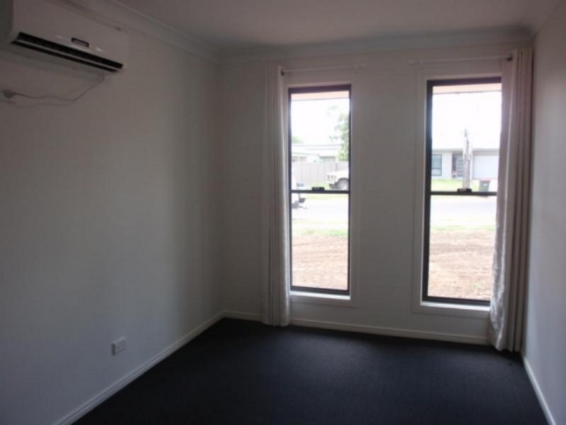 4 Paperbark Place, Emerald QLD 4720