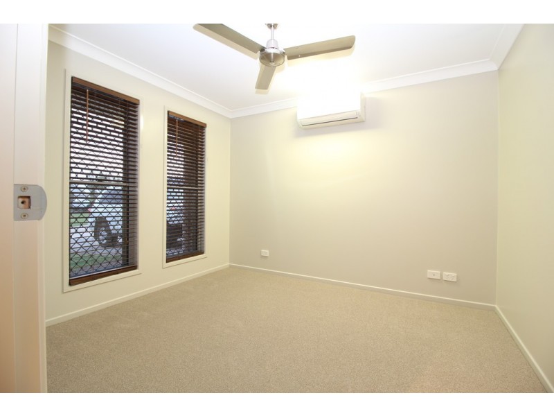 25 Newman Drive, Emerald QLD 4720