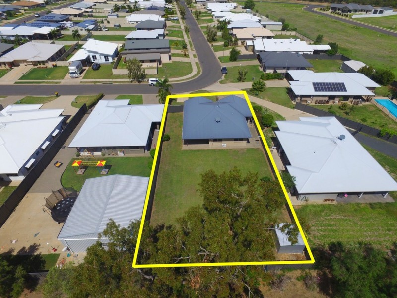 25 Newman Drive, Emerald QLD 4720