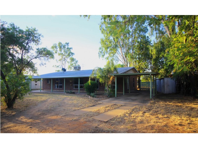 5 Hall Place, Emerald QLD 4720