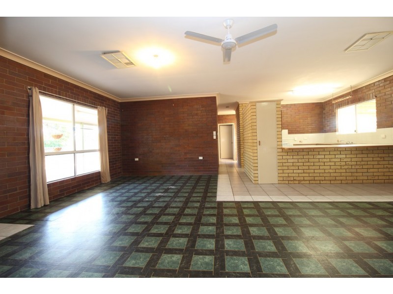 5 Hall Place, Emerald QLD 4720