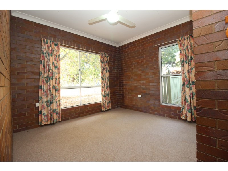 5 Hall Place, Emerald QLD 4720